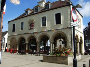 SEPTEMBER'S DURSLEY FARMER'S MARKET CANCELLED